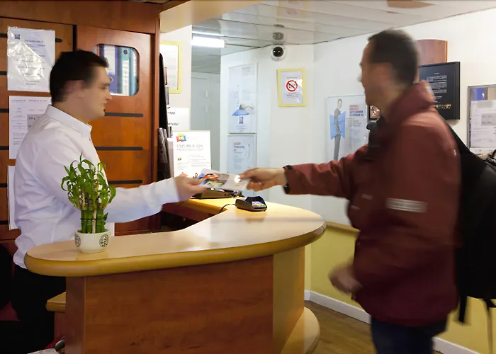 Ibis Budget La Cite Отель