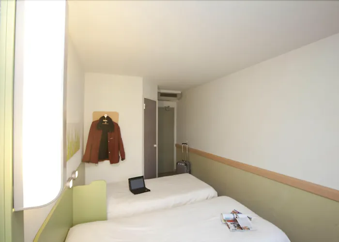 Отель Ibis Budget La Cite 2*